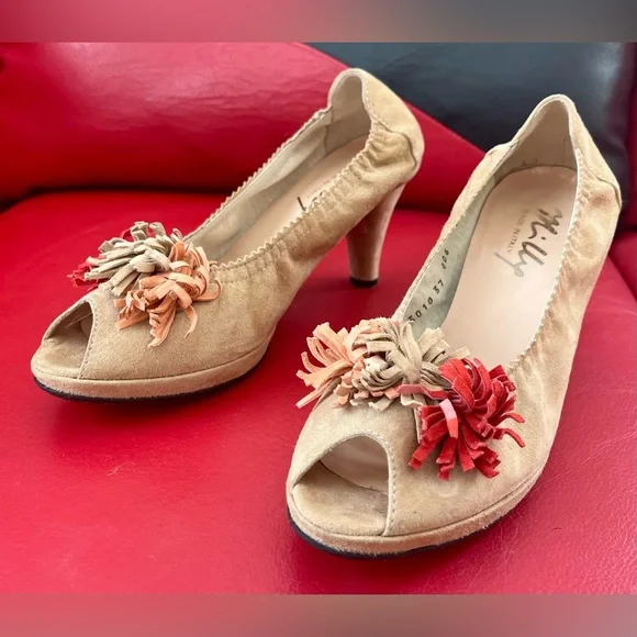 Milly Soft suede Sculptural Shape Pump Hand Made In Italy, Size 7 - Picture 1 of 9